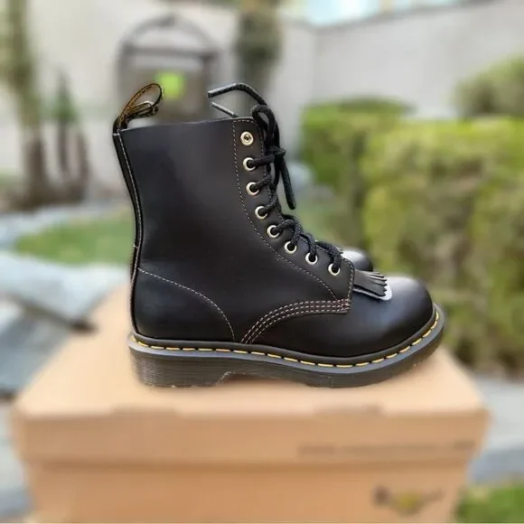 Dr. Martens 1460 Pascal Abruzzo
Boots. BNWT black classic boots. Size 7. - Picture 10 of 12